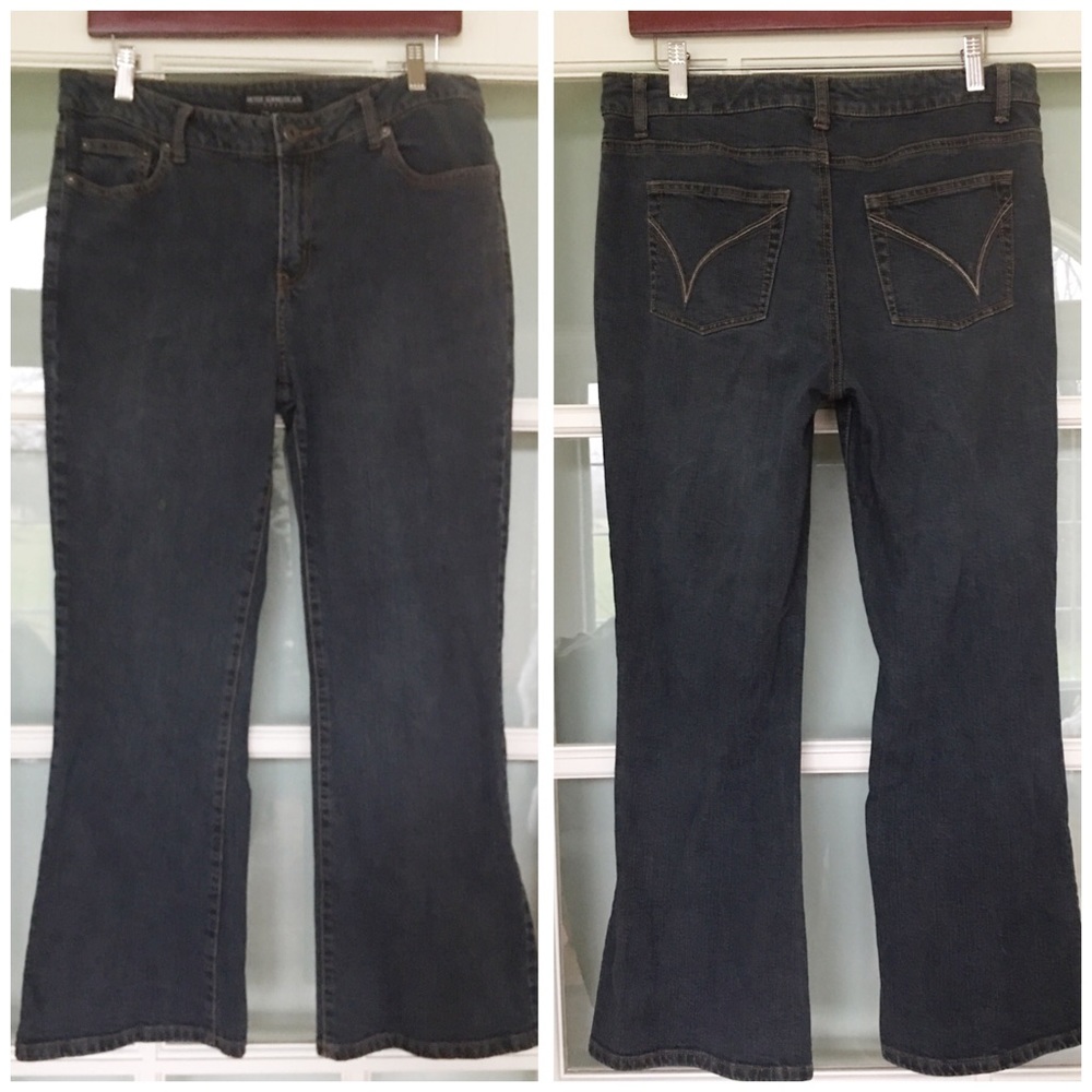 PETITE SOPHISTICATE boot cut denim mom jeans 10 P